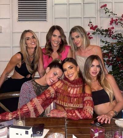 Shannon hanging out with her friends